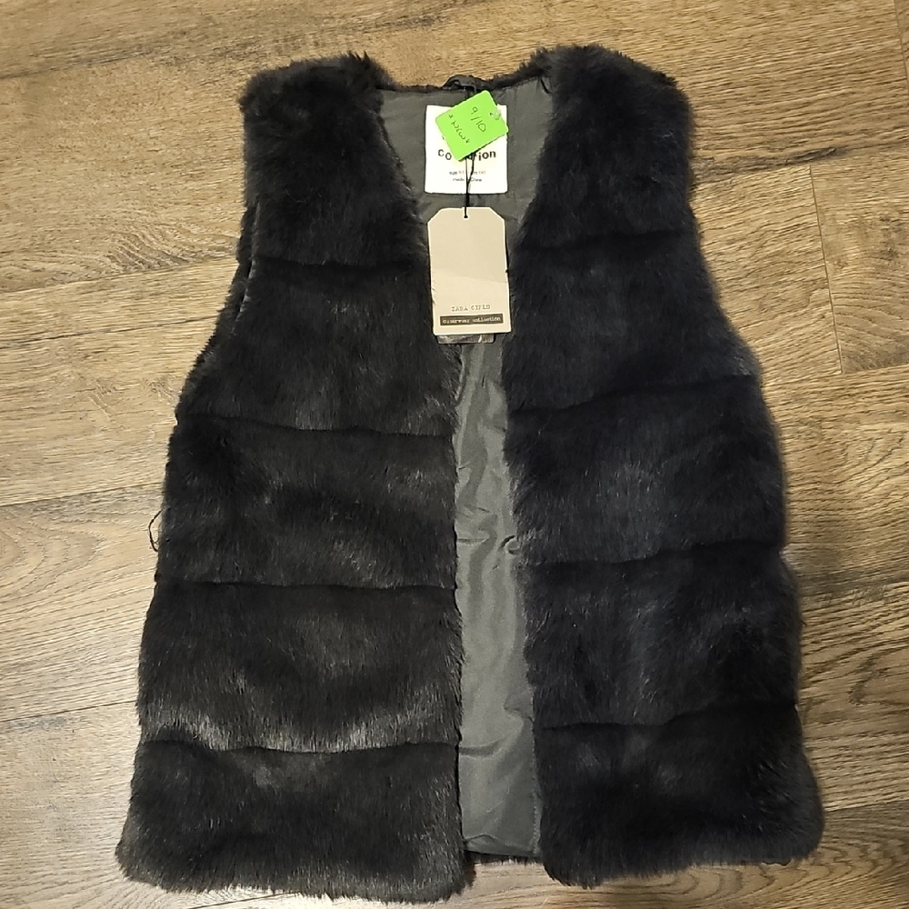 NWT ZARA Girls Black Faux Fur Vest 9 - 10 YEARS OLD LARGE OUTERWEAR Bohemian